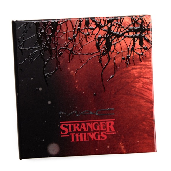 M•A•C LIMITED EDITION STRANGER THINGS BLUSH - Picture 7 of 16